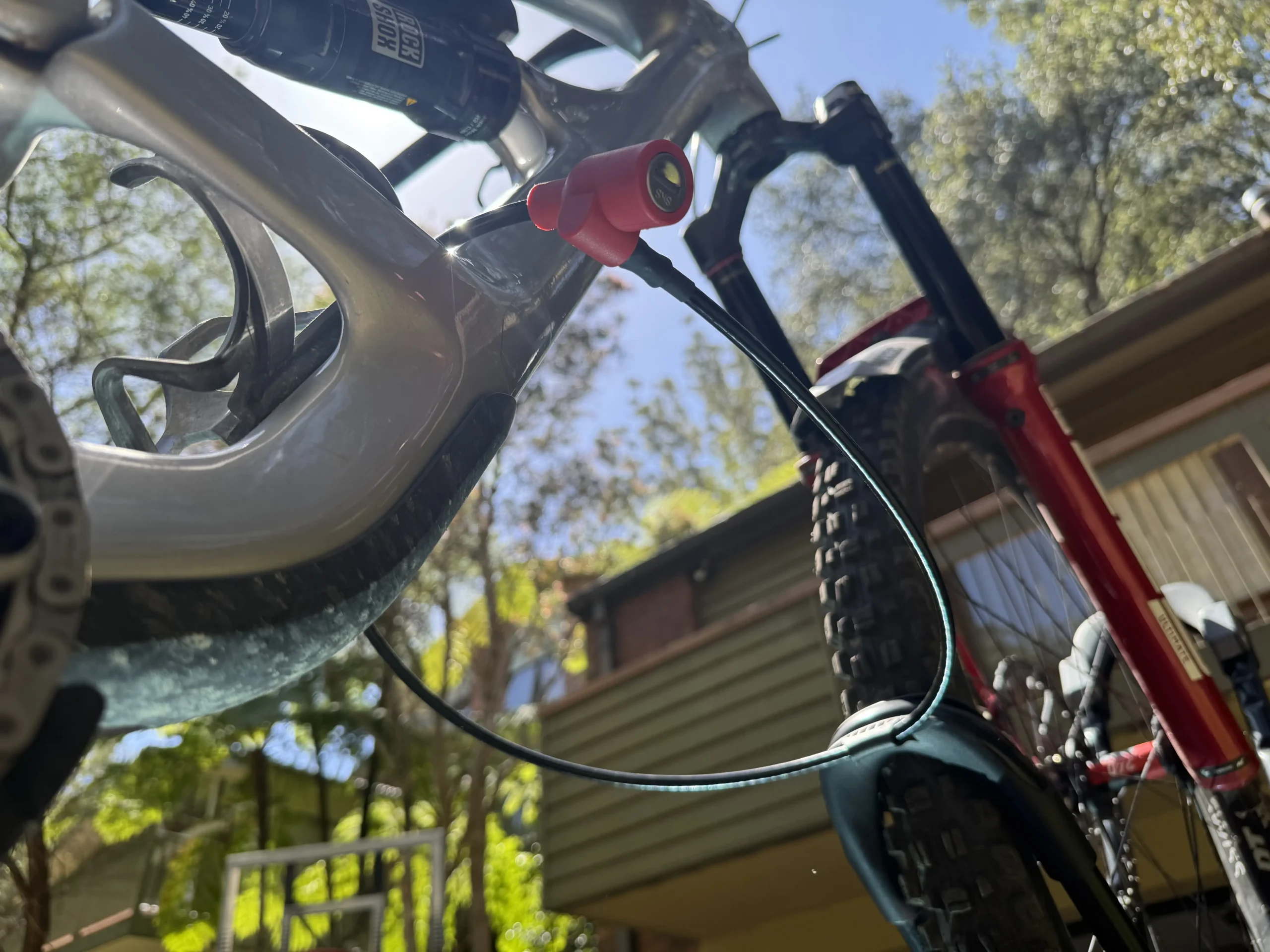 lock your bike frame to the Yakima Frontloader